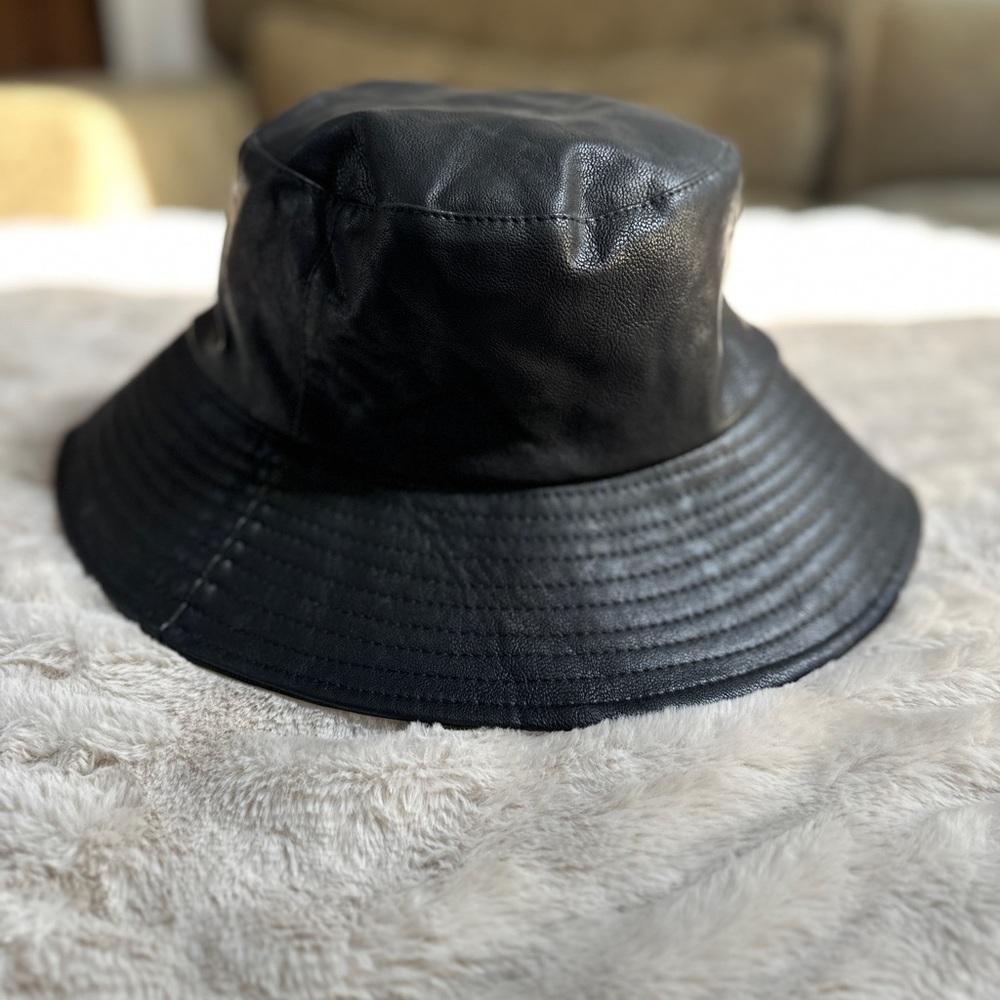 Anthropologie faux leather bucket hat TAGS ON